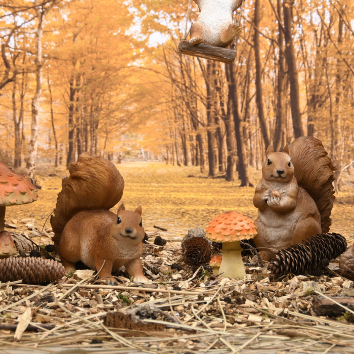 ESSCHERT DESIGN Sitting Squirrel Statue - Large