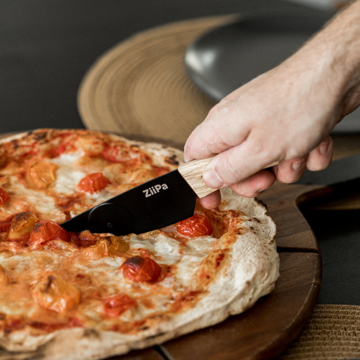 ZiiPa Pizza Knife with Cutter Wheel